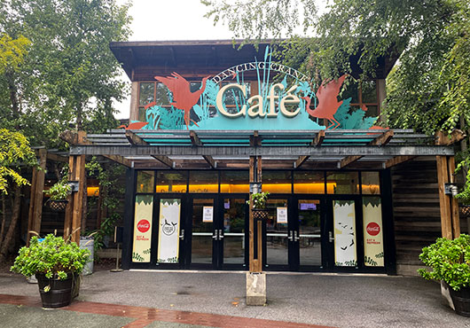 Barami Construction Group built a new giraffe feeding platform and renovated dining spaces at the Dancing Crane Café and Terrace Café (now closed) at the Bronx Zoo.